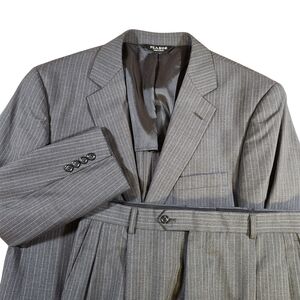 Jos. A. Bank Stays Cool 2 Piece Suit Mens Size 42S 36x25 Charcoal Gray Pinstripe